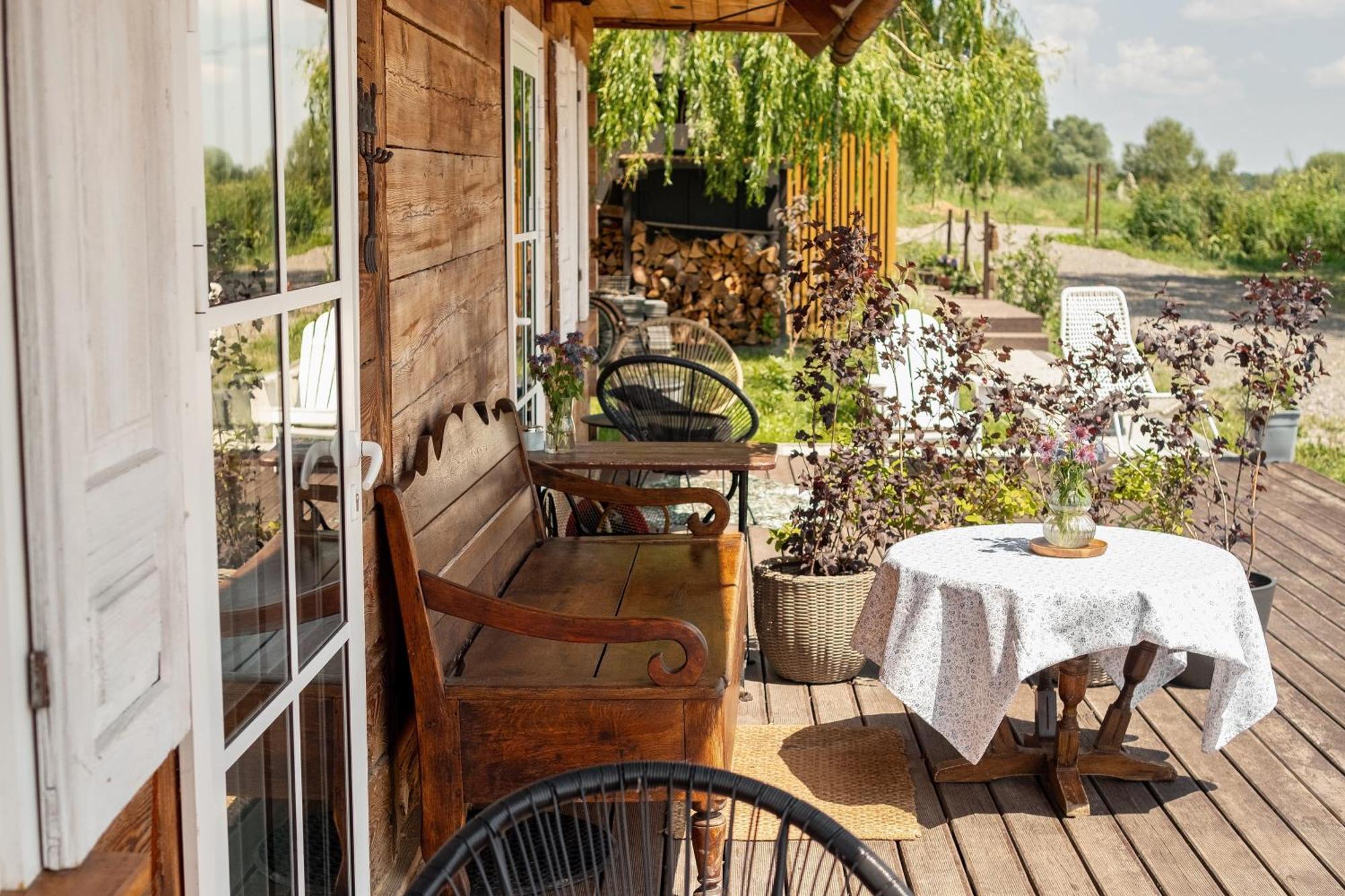 Chatka Pradziadka I Jurty Na Wodzie Pokrowka Exterior foto